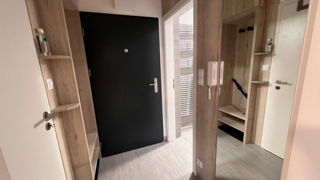 2 Room Apartment, With A View Of The Castle Bratislava Ngoại thất bức ảnh